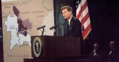 베트남 전쟁 당시 미국은 중립국가 라오스를 어떻게 파괴했는가?