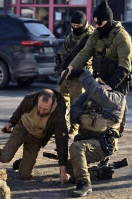 또 죽였다 야수의 광란이 얼마나 갈 것인가?