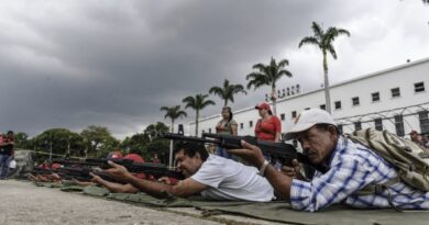 “단결한 민중은 패배하지 않는다” “단결한 민중은 패배하지 않는다”