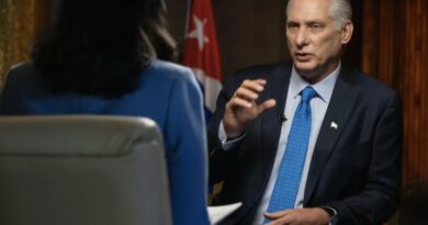 “쿠바를 장악하려는 자는 전투에서 죽지 않는다면 단지 피로 물든 땅의 먼지만 거둘 것이다.” 쿠바 디아스-카넬 주석과의 대담